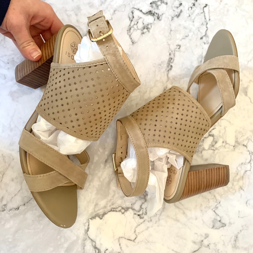 Isola Cream Leather Perforated Heels 10M